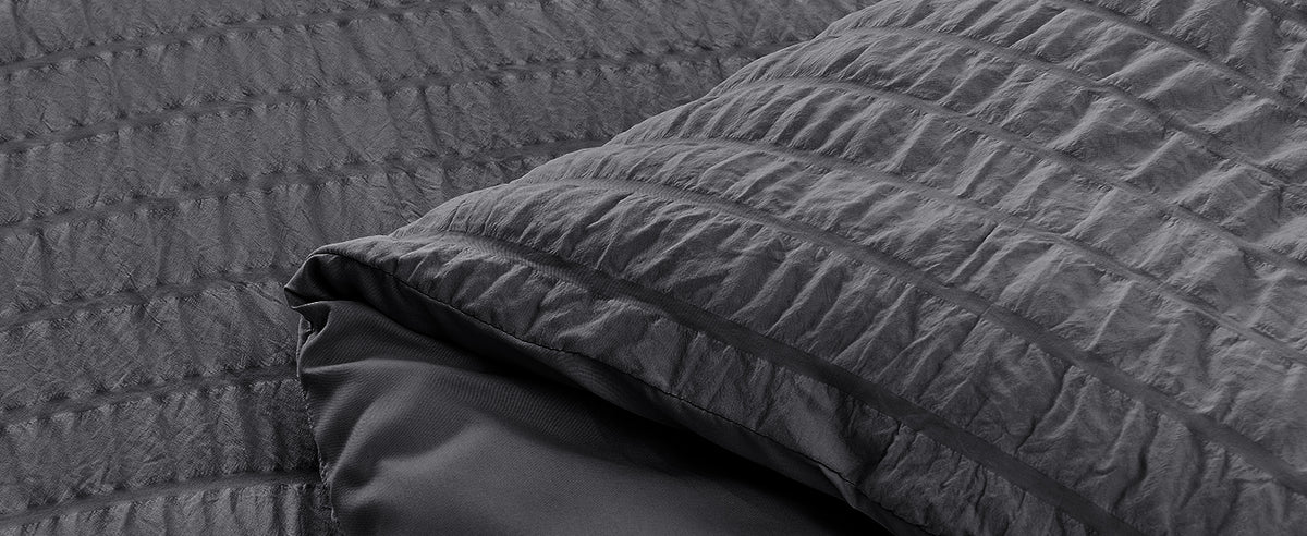 HYMOKEGE Queen Seersucker Bedding Set, 7 Pieces, Dark Grey