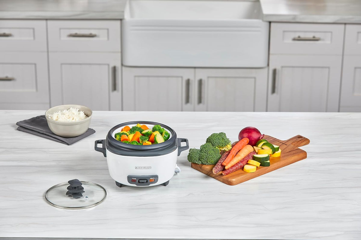 BLACK+DECKER Rice Cooker with Steamer, White, 6 Cups Cooked