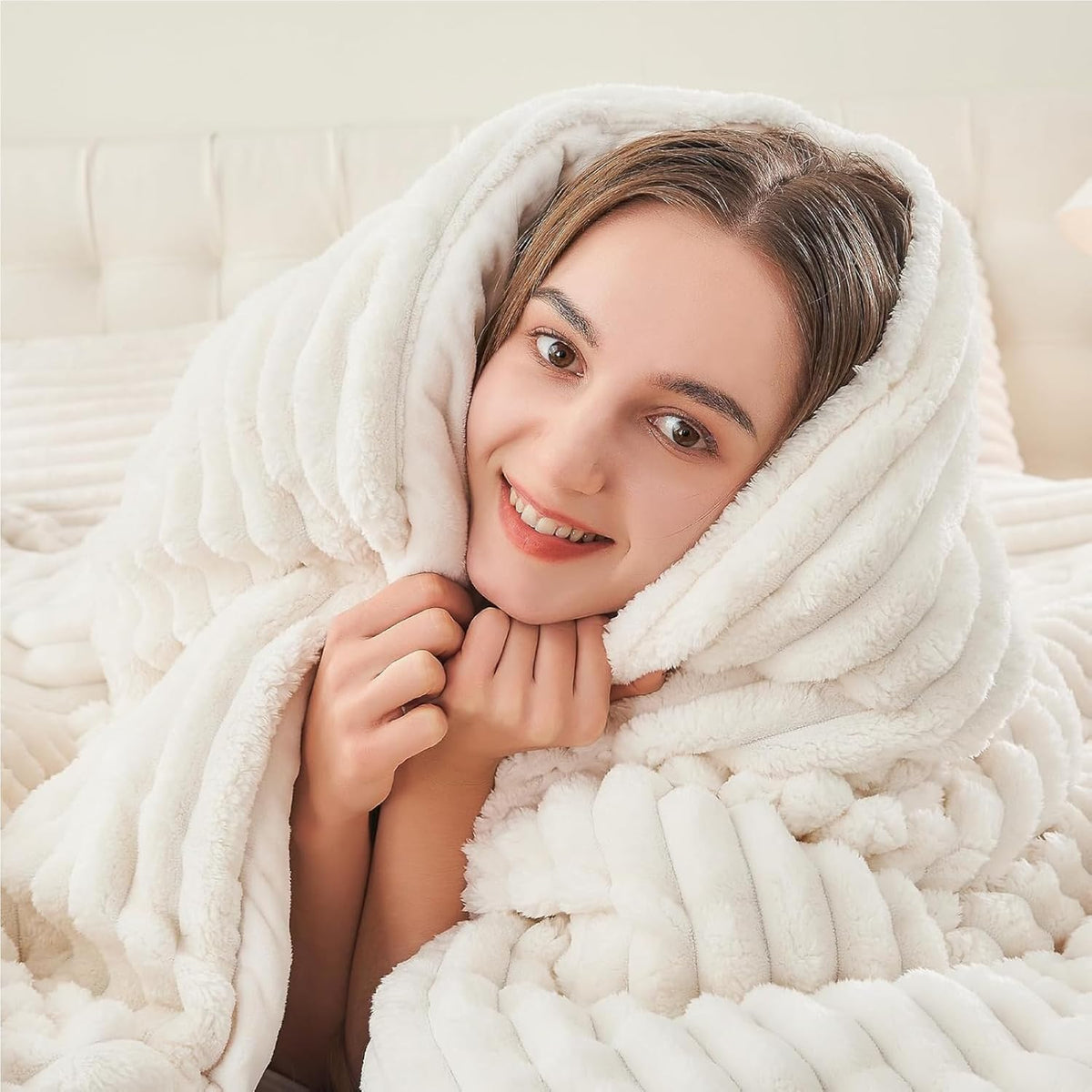 BEDELITE Queen Fleece Comforter Set, Cream White