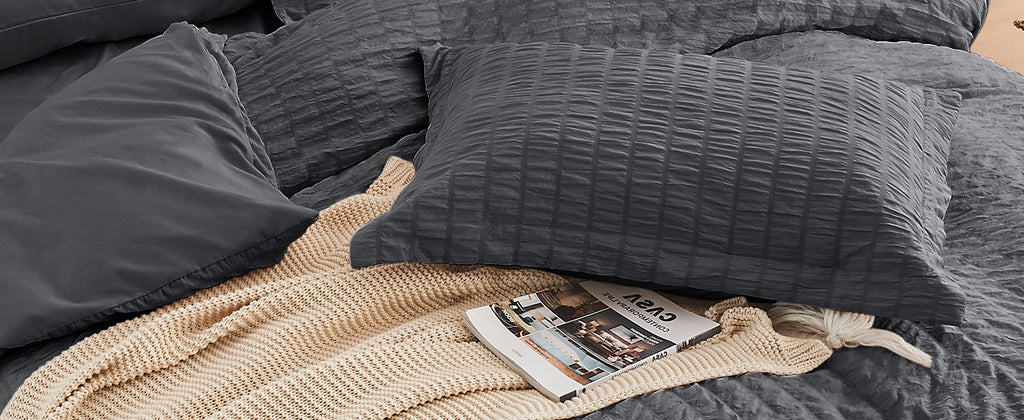HYMOKEGE Queen Seersucker Bedding Set, 7 Pieces, Dark Grey